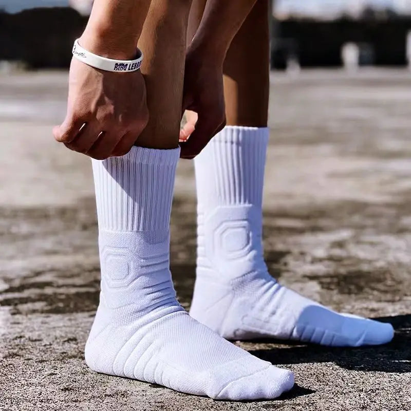 High Quality Wholesale Custom Socks Performance Logo Socks Football Grip Basketball Sport Socks Man