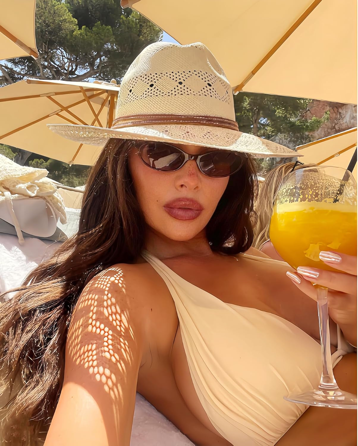 Retro Oval Sunglasses for Women Small Cat Eye Sun Glasses Womens Trendy Y2K Narrow Shades UV400 Protection CL009