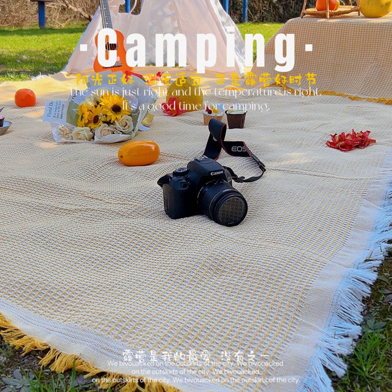 Outdoor Picnic Blanket — Waterproof & Moisture-Proof