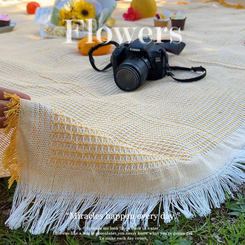 Outdoor Picnic Blanket — Waterproof & Moisture-Proof